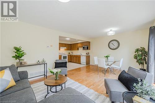 79 Severn Drive, Guelph (Grange Hill East), ON - Indoor Photo Showing Living Room