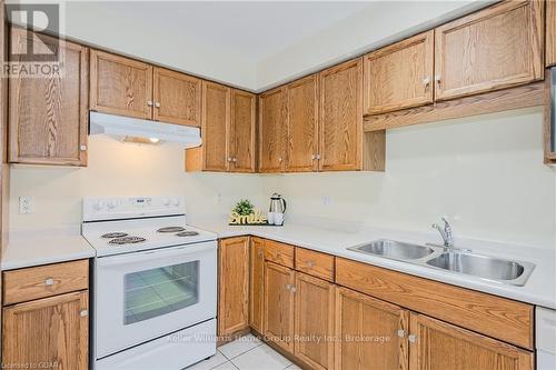 79 Severn Drive, Guelph (Grange Hill East), ON - Indoor Photo Showing Kitchen With Double Sink