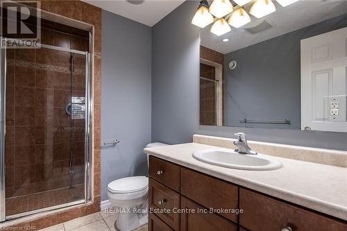 130 Clough Crescent, Guelph (Pine Ridge), ON - Indoor Photo Showing Bathroom