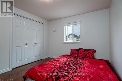 130 Clough Crescent, Guelph (Pine Ridge), ON - Indoor Photo Showing Bedroom