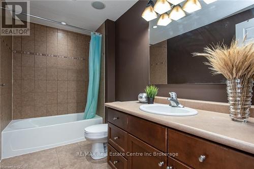 130 Clough Crescent, Guelph (Pine Ridge), ON - Indoor Photo Showing Bathroom