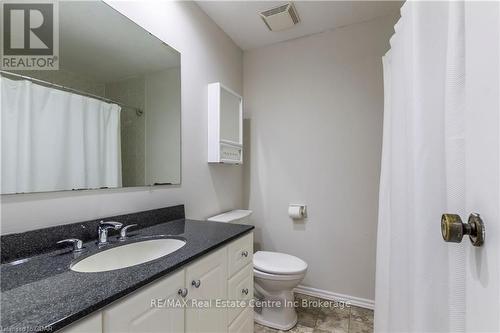 32 Wilsonview Avenue, Guelph (Hanlon Creek), ON - Indoor Photo Showing Bathroom