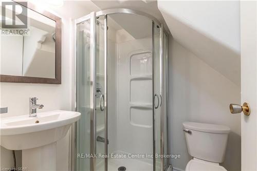 32 Wilsonview Avenue, Guelph (Hanlon Creek), ON - Indoor Photo Showing Bathroom