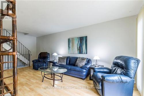 32 Wilsonview Avenue, Guelph (Hanlon Creek), ON - Indoor Photo Showing Living Room