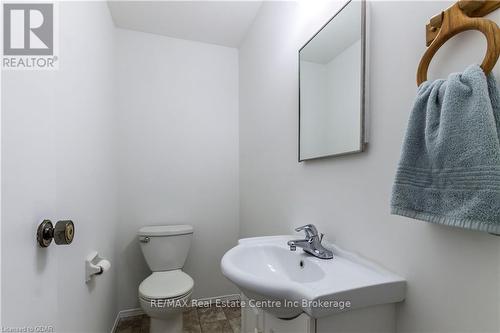 32 Wilsonview Avenue, Guelph (Hanlon Creek), ON - Indoor Photo Showing Bathroom