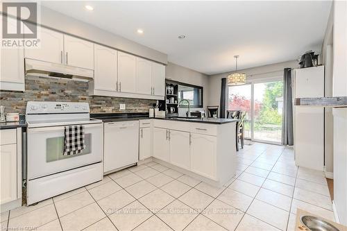 109 Hawkins Drive, Cambridge, ON - Indoor Photo Showing Kitchen