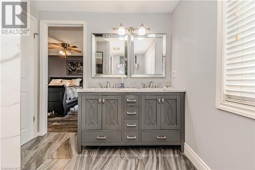 109 Hawkins Drive, Cambridge, ON - Indoor Photo Showing Bathroom