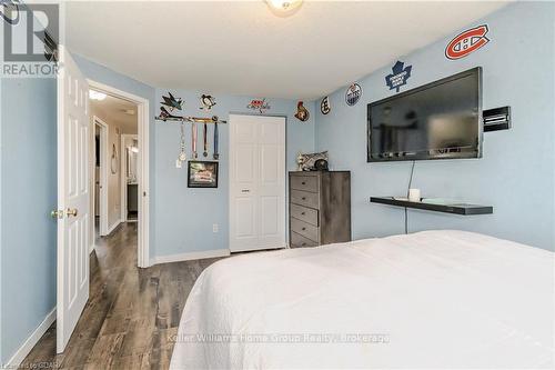 109 Hawkins Drive, Cambridge, ON - Indoor Photo Showing Bedroom