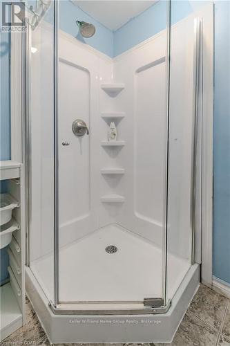 109 Hawkins Drive, Cambridge, ON - Indoor Photo Showing Bathroom