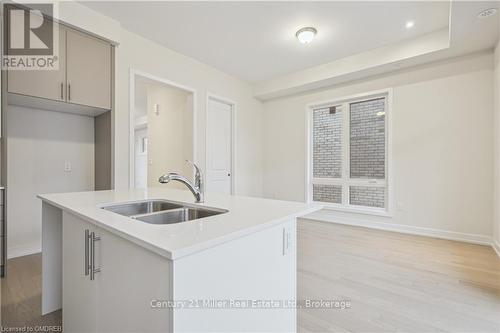 3083 Meadowridge Drive, Oakville (1010 - Jm Joshua Meadows), ON - Indoor Photo Showing Kitchen With Double Sink