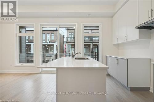 3083 Meadowridge Drive, Oakville (1010 - Jm Joshua Meadows), ON - Indoor Photo Showing Kitchen With Double Sink