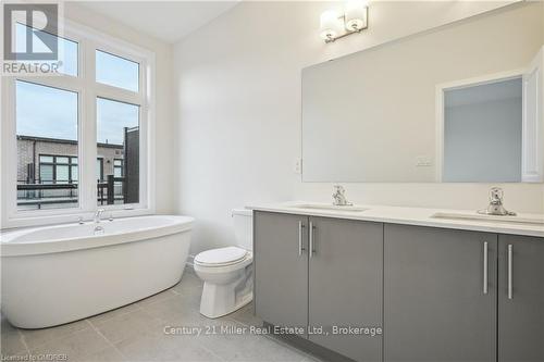 3083 Meadowridge Drive, Oakville (1010 - Jm Joshua Meadows), ON - Indoor Photo Showing Bathroom