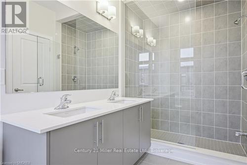 3083 Meadowridge Drive, Oakville (1010 - Jm Joshua Meadows), ON - Indoor Photo Showing Bathroom