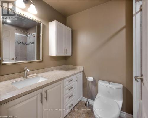 404 - 24 Marilyn Drive, Guelph (Waverley), ON - Indoor Photo Showing Bathroom