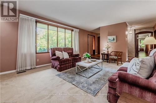 4711 Watson Road S, Puslinch, ON - Indoor Photo Showing Living Room