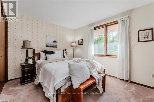 4711 Watson Road S, Puslinch, ON - Indoor Photo Showing Bedroom