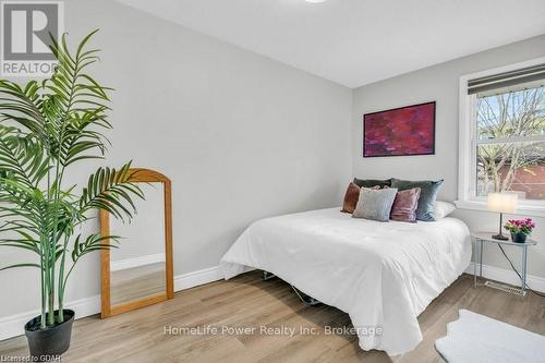 Upper - 9 June Avenue, Guelph (June Avenue), ON - Indoor Photo Showing Bedroom