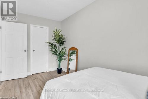 Upper - 9 June Avenue, Guelph (June Avenue), ON - Indoor Photo Showing Bedroom