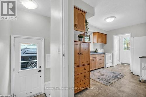 Upper - 9 June Avenue, Guelph (June Avenue), ON - Indoor Photo Showing Kitchen