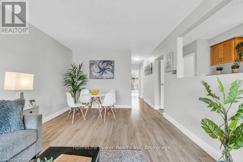 Upper - 9 June Avenue, Guelph (June Avenue), ON - Indoor Photo Showing Living Room