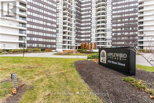 901 - 1333 Bloor Street, Mississauga (Applewood), ON - Outdoor With Facade