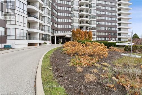 901 - 1333 Bloor Street, Mississauga (Applewood), ON - Outdoor With Facade