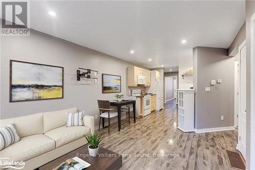 4 Burd Street, Parry Sound, ON - Indoor Photo Showing Living Room