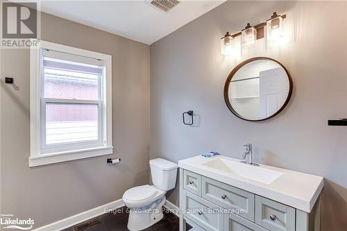 4 Burd Street, Parry Sound, ON - Indoor Photo Showing Bathroom