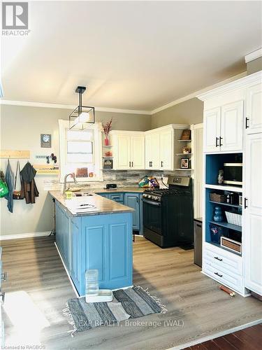 213 3Rd Avenue, Arran-Elderslie, ON - Indoor Photo Showing Kitchen