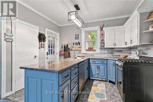 213 3Rd Avenue, Arran-Elderslie, ON - Indoor Photo Showing Kitchen