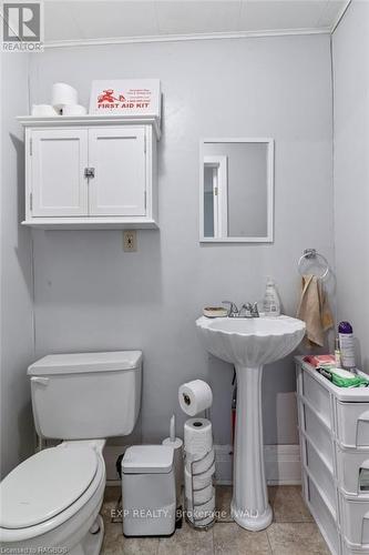 213 3Rd Avenue, Arran-Elderslie, ON - Indoor Photo Showing Bathroom