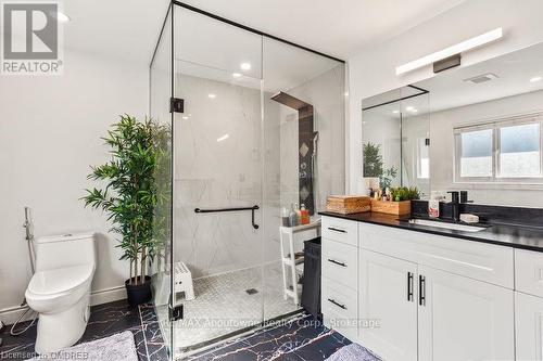 1230 Wood Place, Oakville (1020 - Wo West), ON - Indoor Photo Showing Bathroom