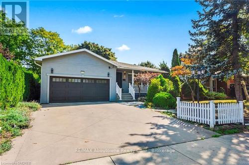 1230 Wood Place, Oakville (1020 - Wo West), ON - Outdoor