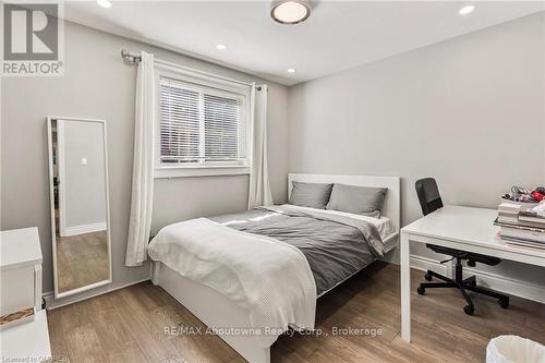 1230 Wood Place, Oakville (1020 - Wo West), ON - Indoor Photo Showing Bedroom