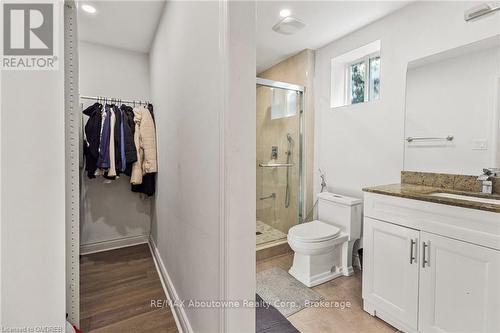 1230 Wood Place, Oakville (1020 - Wo West), ON - Indoor Photo Showing Bathroom