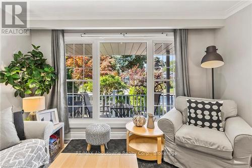 1230 Wood Place, Oakville (1020 - Wo West), ON - Indoor Photo Showing Living Room