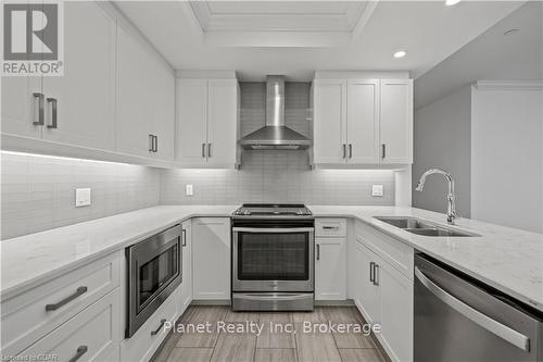 808 - 1878 Gordon Street, Guelph (Guelph South), ON - Indoor Photo Showing Kitchen With Stainless Steel Kitchen With Double Sink With Upgraded Kitchen