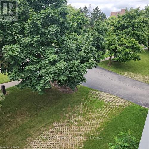 307 - 65 Silvercreek Parkway N, Guelph (Onward Willow), ON - Outdoor