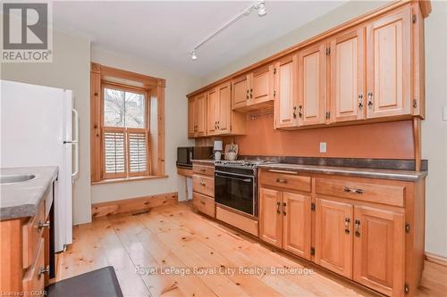 179 Garafraxa Street E, Centre Wellington (Fergus), ON - Indoor Photo Showing Kitchen