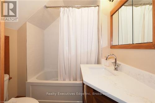 35 Fergus Street, Guelph (Central West), ON - Indoor Photo Showing Bathroom