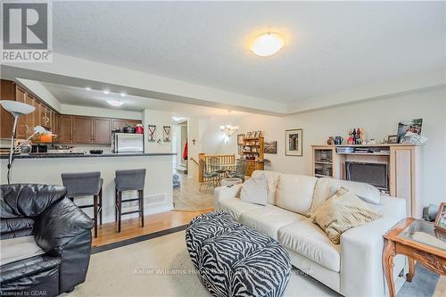 51 - 167 Arkell Road, Guelph (Pine Ridge), ON - Indoor Photo Showing Living Room