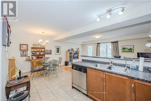 51 - 167 Arkell Road, Guelph (Pine Ridge), ON - Indoor Photo Showing Kitchen