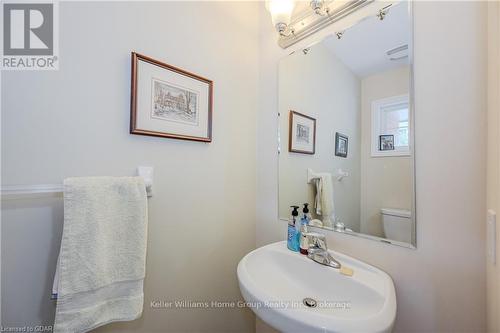 51 - 167 Arkell Road, Guelph (Pine Ridge), ON - Indoor Photo Showing Bathroom