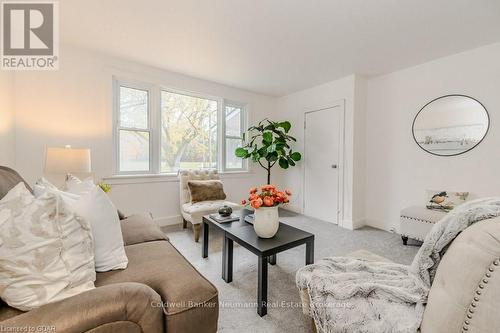 80 York Road, Guelph (Two Rivers), ON - Indoor Photo Showing Living Room