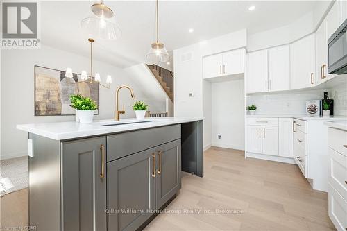 5 - 41 Fieldstone Lane, Centre Wellington (Elora/Salem), ON - Indoor Photo Showing Kitchen With Upgraded Kitchen