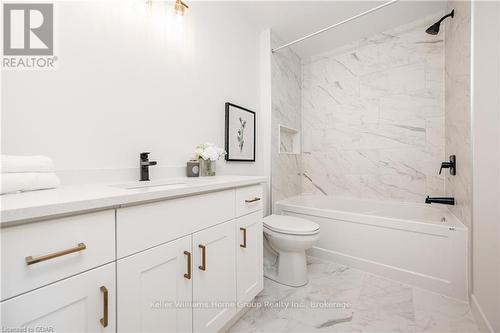 5 - 41 Fieldstone Lane, Centre Wellington (Elora/Salem), ON - Indoor Photo Showing Bathroom