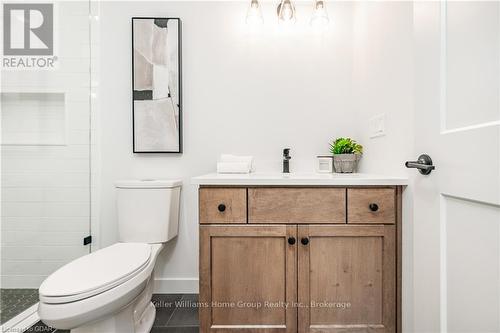 5 - 41 Fieldstone Lane, Centre Wellington (Elora/Salem), ON - Indoor Photo Showing Bathroom