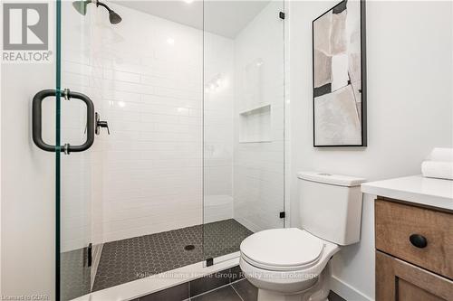 5 - 41 Fieldstone Lane, Centre Wellington (Elora/Salem), ON - Indoor Photo Showing Bathroom