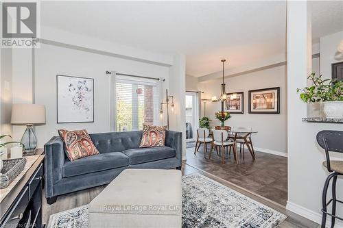 13 - 146 Downey Road, Guelph (Kortright Hills), ON - Indoor Photo Showing Living Room