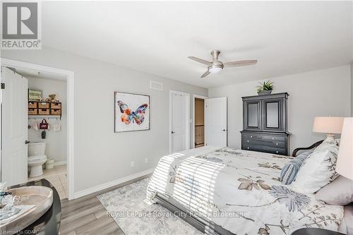 13 - 146 Downey Road, Guelph (Kortright Hills), ON - Indoor Photo Showing Bedroom